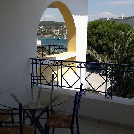 The Swan And The Gull, Porto Rafti Yacht Harbor Apartment Exteriér fotografie